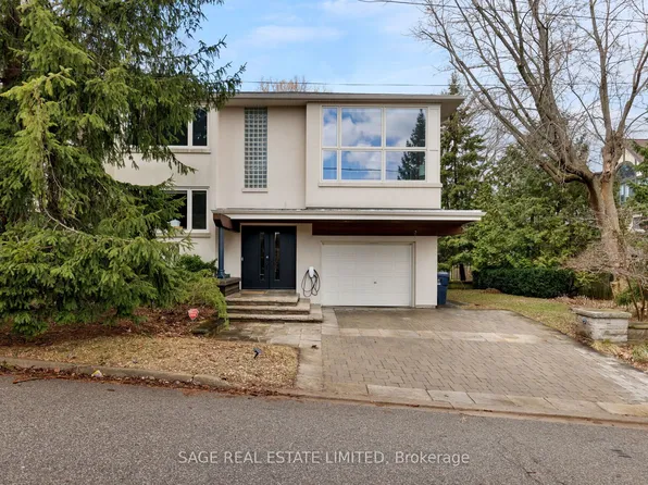 10 Walford Rd, Toronto, ON M8X 2P1