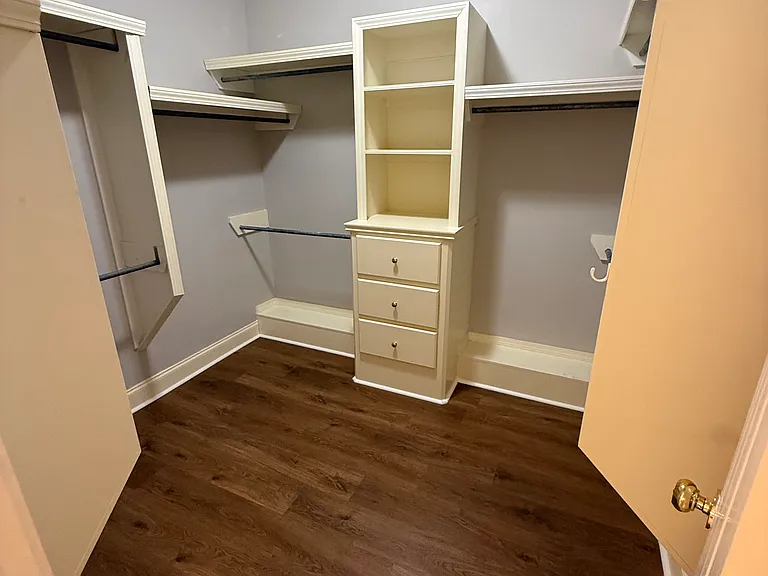 102 Avery Frst — Photo 19