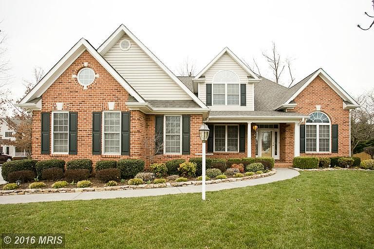 1st image of 124 Boydton Plank Dr