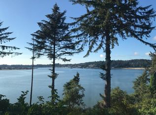 1079 SE 36th St, South Beach, OR 97366