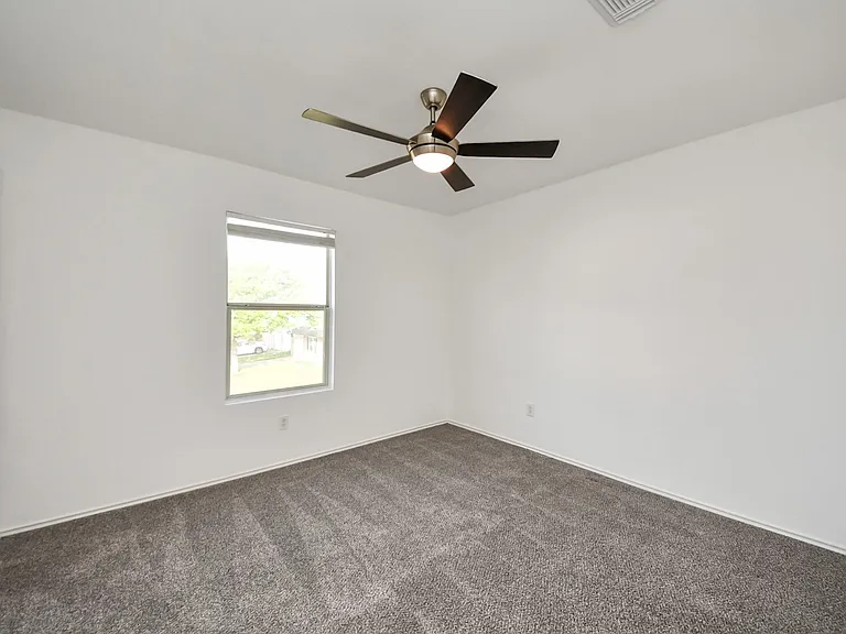 7826 Maverick Trace Ln — Photo 32