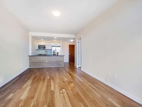 2nd image of 2311 21st Ave APT 2I