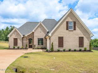 5066 Watson View Dr, Nesbit, MS 38651