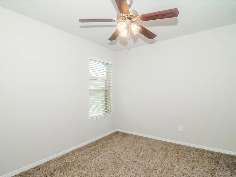 29219 Dunns Creek Ct — Photo 8