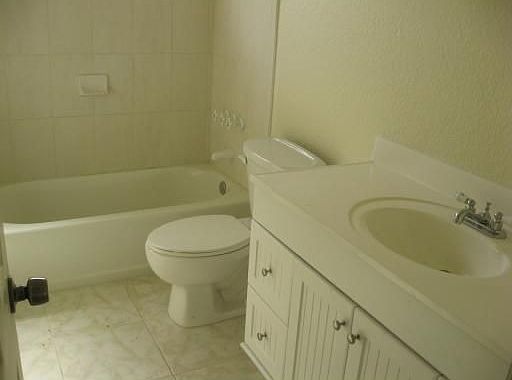 4th image of 1821 NW 184th St