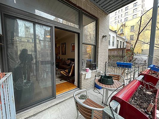4th image of 319 W 101st St APT 3-A