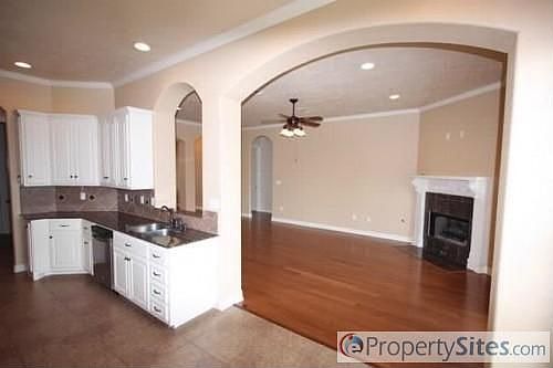 4th image of 115 Winding Brook Dr