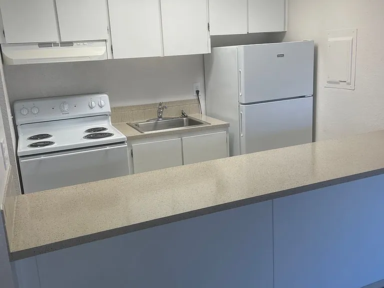 Foster Firs Apartments — Photo 4