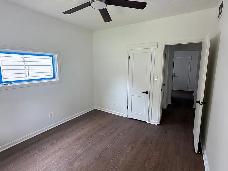 3229 Kirby Ave — Photo 7