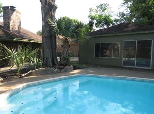 1406 Saxony Ln, Houston, TX 77058