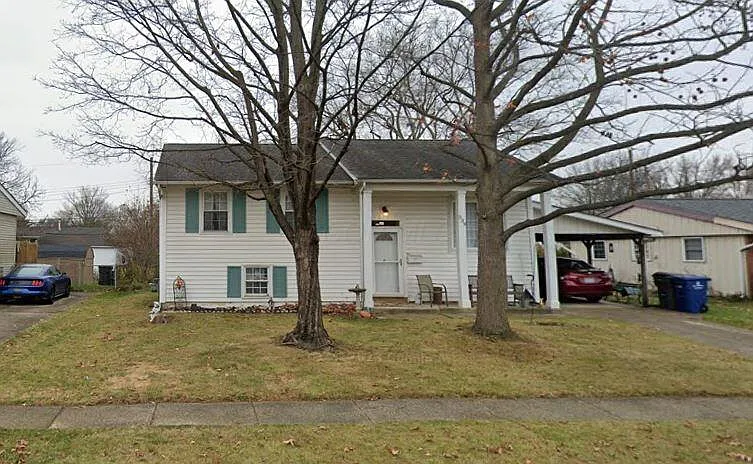 339 Baroness Way photo 1