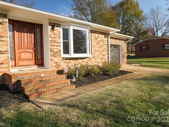 3rd image of 2514 Pinoak Dr