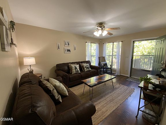 5th image of 3740 Ivy Way