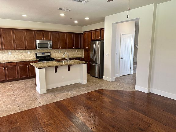 5th image of 16960 Fremont Ct