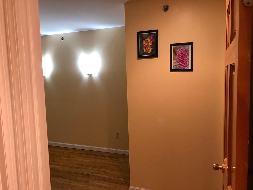 1st image of 14218 38th Ave APT 8G