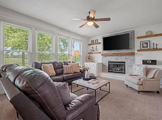 204 Broadmoor Dr, Louisburg, KS 66053