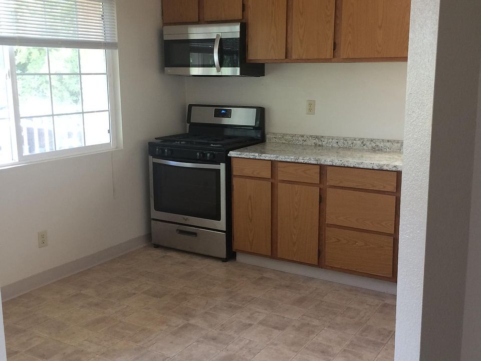 Stainless steel microwave and gas stove