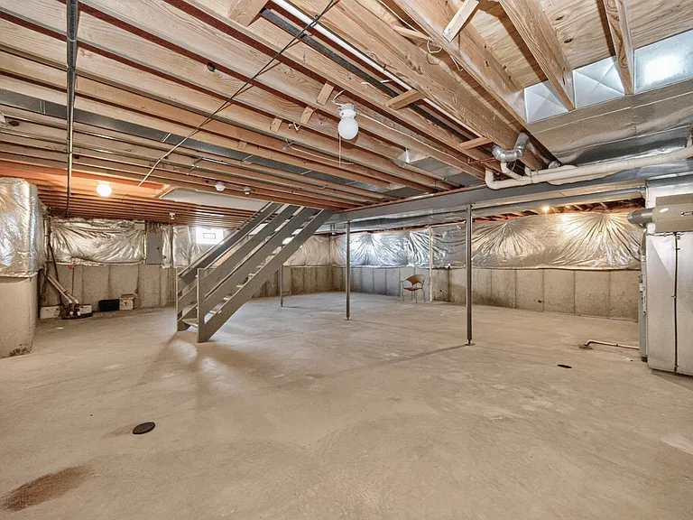 12130 Crestfield Ct — Photo 52
