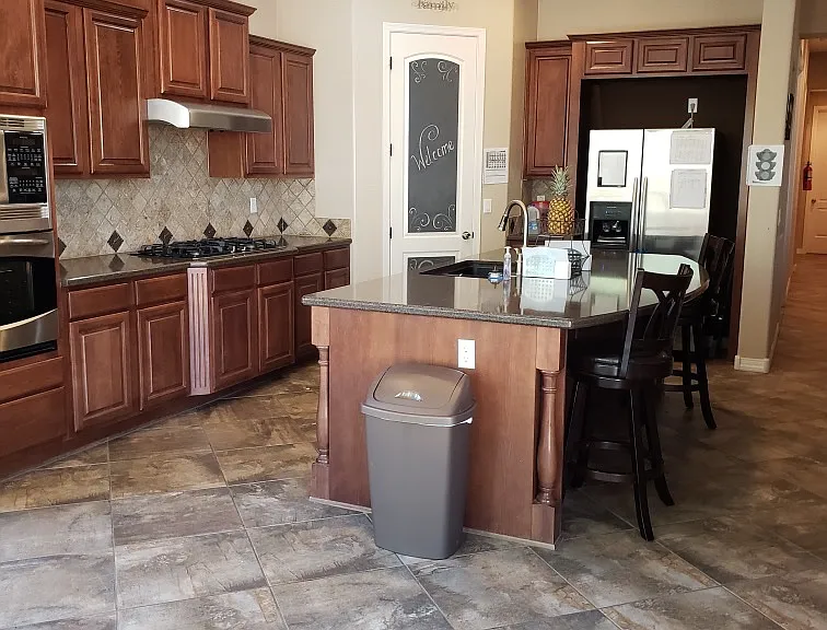 1812 W Horsetail Trl — Photo 2