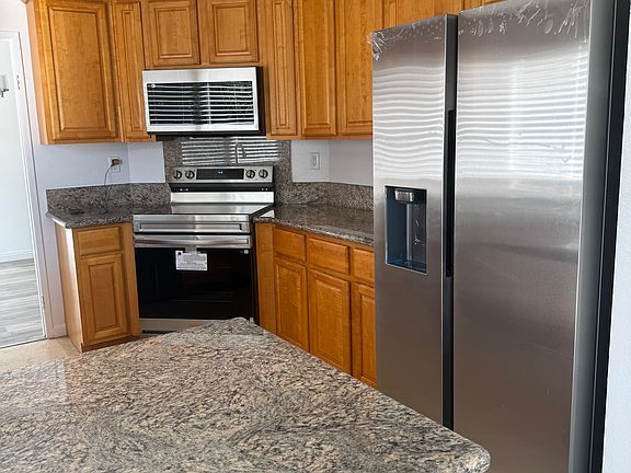 5th image of 10052 Branford Rd