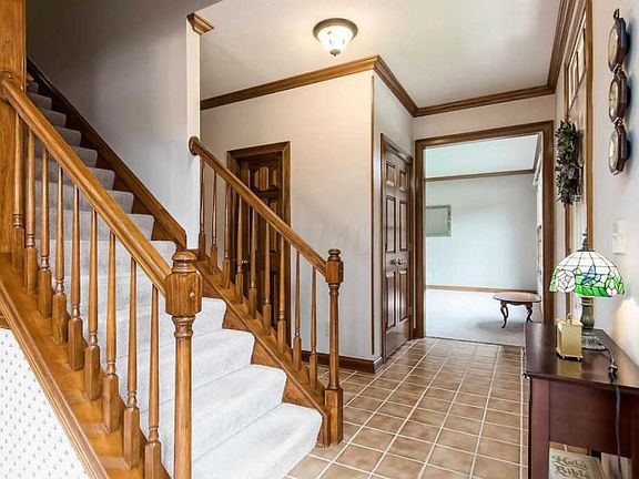 4th image of 1155 Hooverview Dr