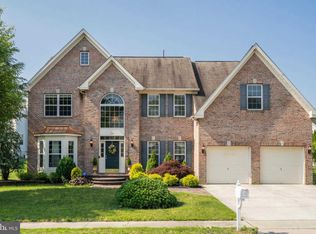 25 Log Cabin Rd, Sicklerville, NJ 08081