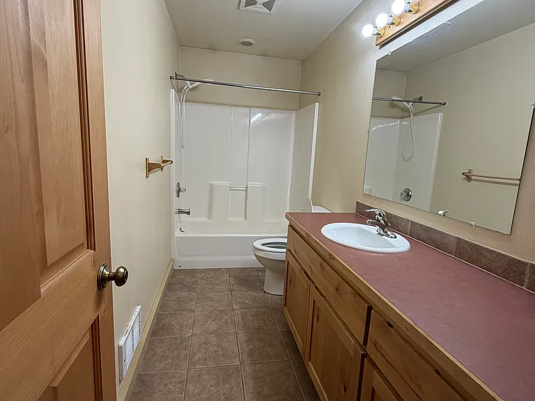 332 Washburn Cir — Photo 8