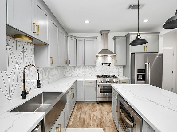 5th image of 6734 Avenue Punit #B