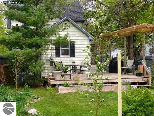 2nd image of 1056 Webster St