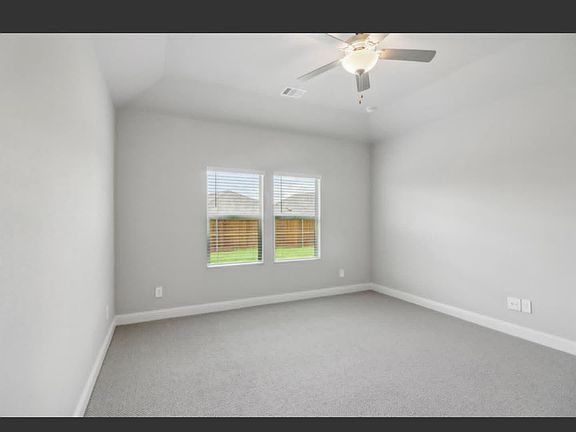 4th image of 811 Martell Rd