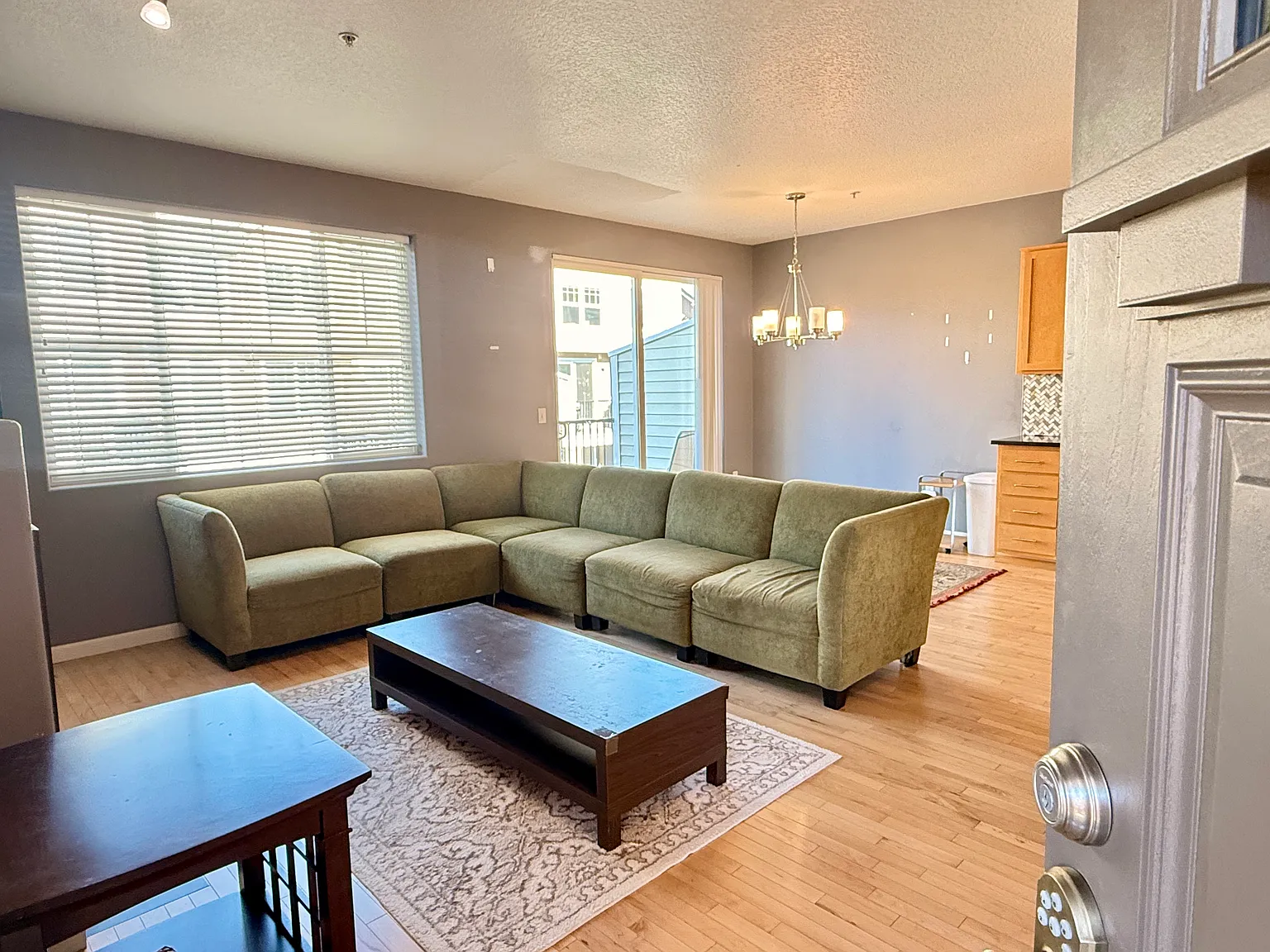 2 bed, 1011 sqft, $2,350 — Photo 2