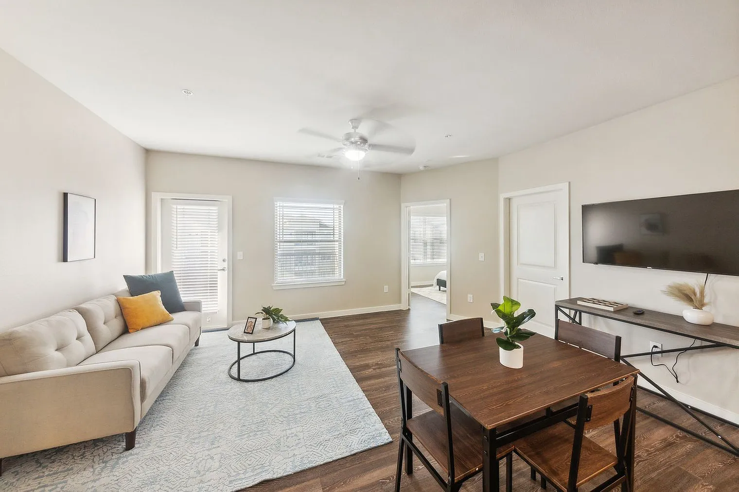2 bed, 2.0 bath, 1108 sqft, $3,672 — Photo 3
