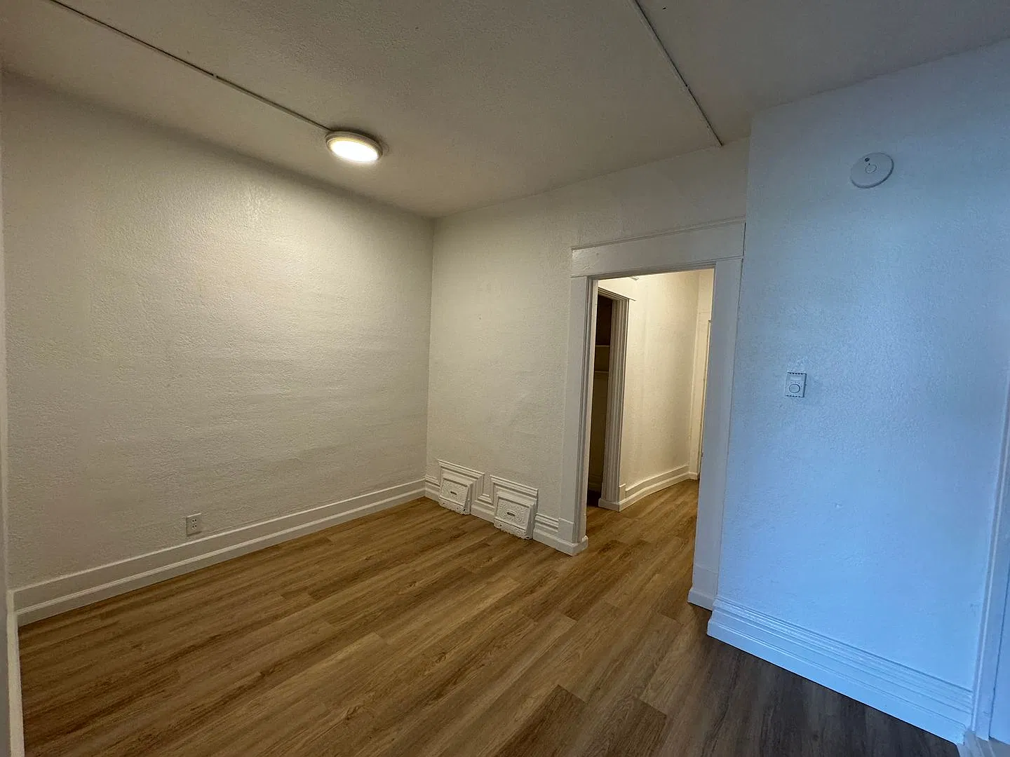 Adams Apartments — Photo 4