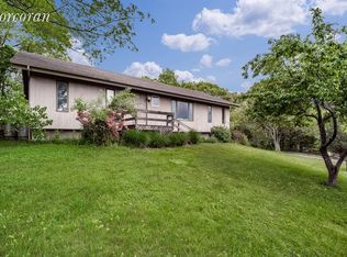 375 Chase Ct, Bridgehampton, NY 11932