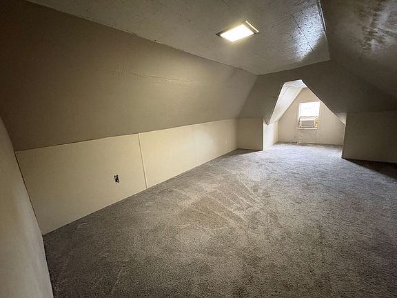 3rd image of 1487 Genesee Rd #3