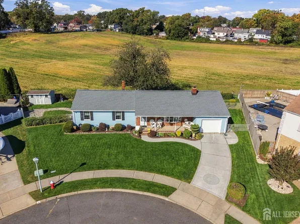 5 Seaman Ct, South Amboy, NJ 08879