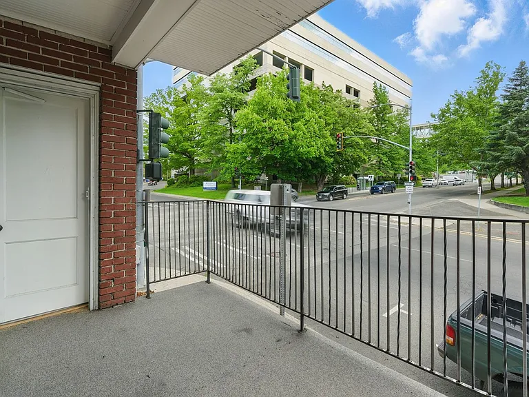 Cambridge Court Apartments — Photo 26