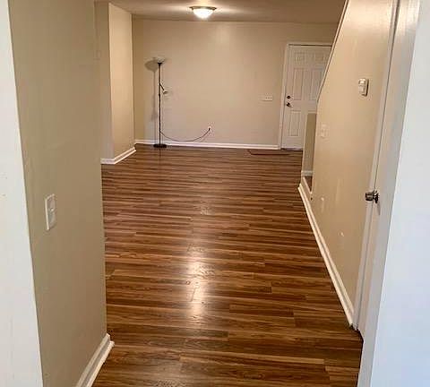 2nd image of 1126 Nottingham Way