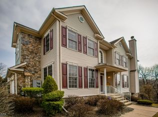 78 Rolling Views Dr #806, Woodland Park, NJ 07424