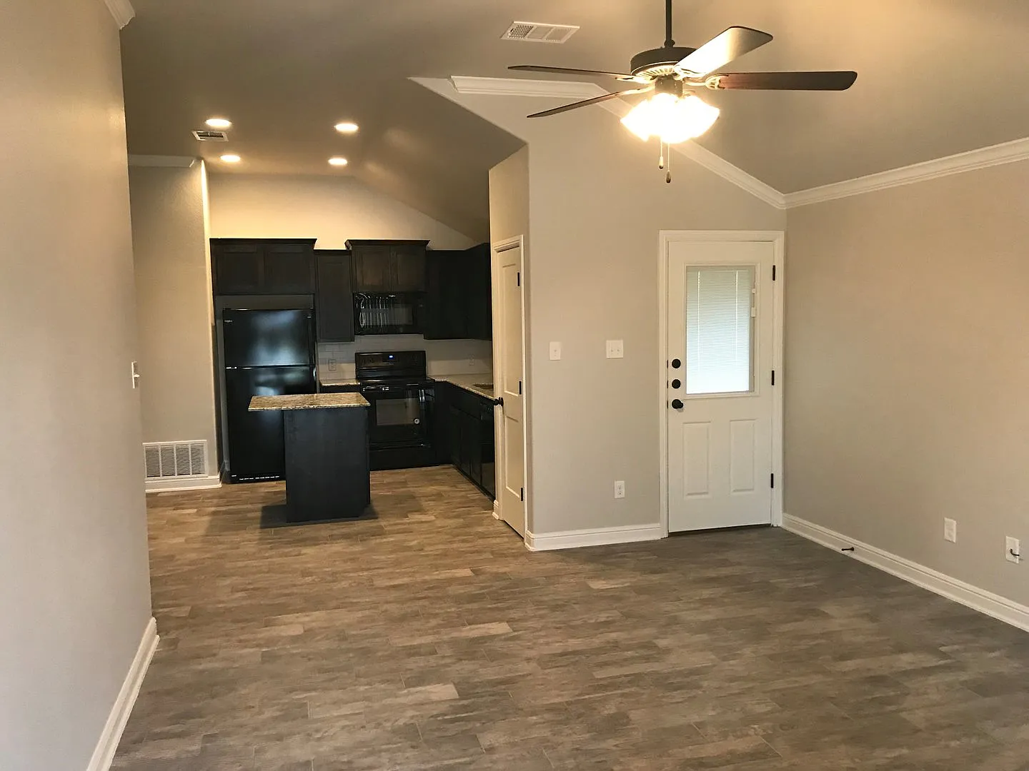 2 bed/2 bath Duplex near Bunny Trail — Photo 3