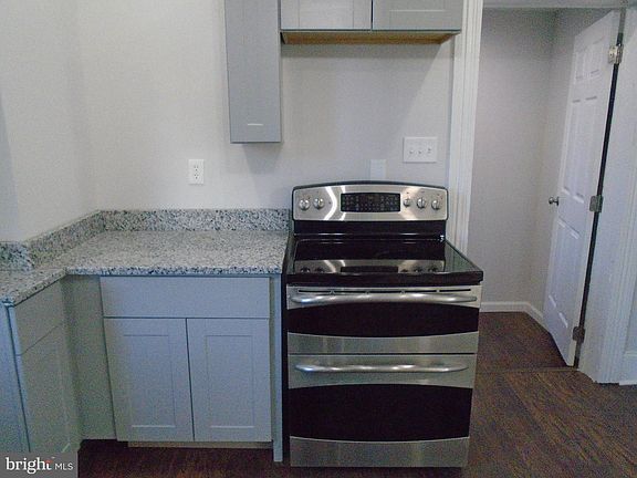 4th image of 141 Franklin St