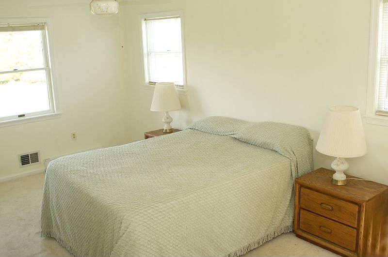 MASTER BED ROOM