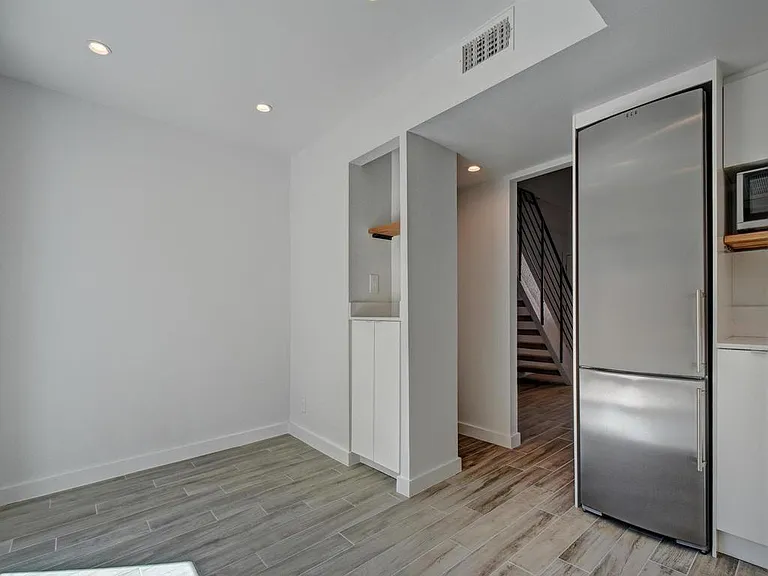 8810 Dawnridge Cir #101 — Photo 3