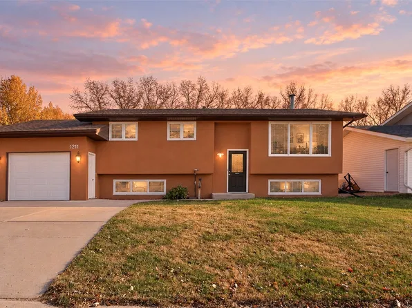 1211 Pascoe Drive E, Moose Jaw, SK S6H 7A2