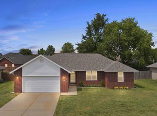 405 E Whitethorn Drive, Republic, MO 65738