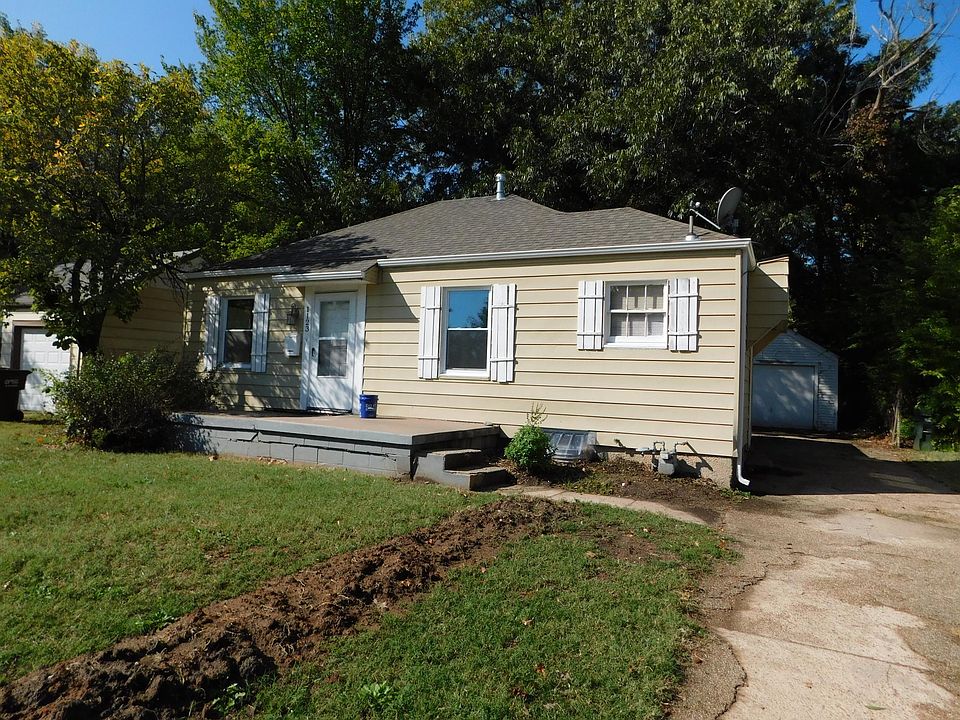 1st image of 1123 N Dellrose Ave