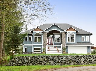 745 Kristen Ln, Greenbank, WA 98253