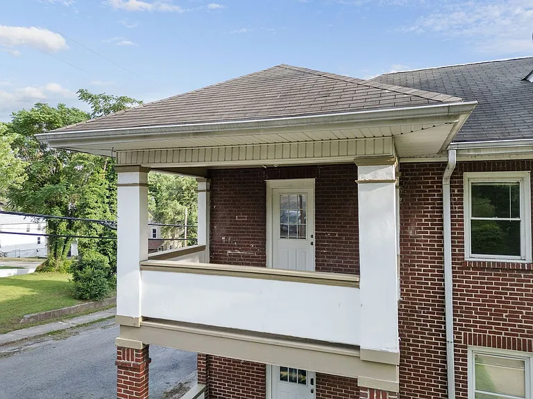 Gilmer Apartments — Photo 10