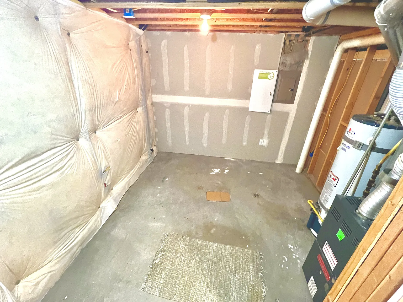 3 bed, 2050 sqft, $2,100 — Photo 3