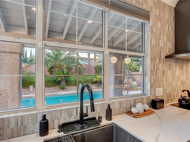 1409 Palantine Hill Dr — Photo 21